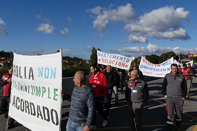 17-11-29 ProtestaMantementoCunqueiro07.JPG